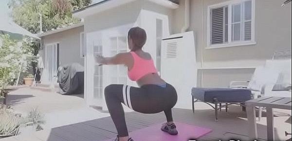  Black Fitness Babe Big Cock Workout!